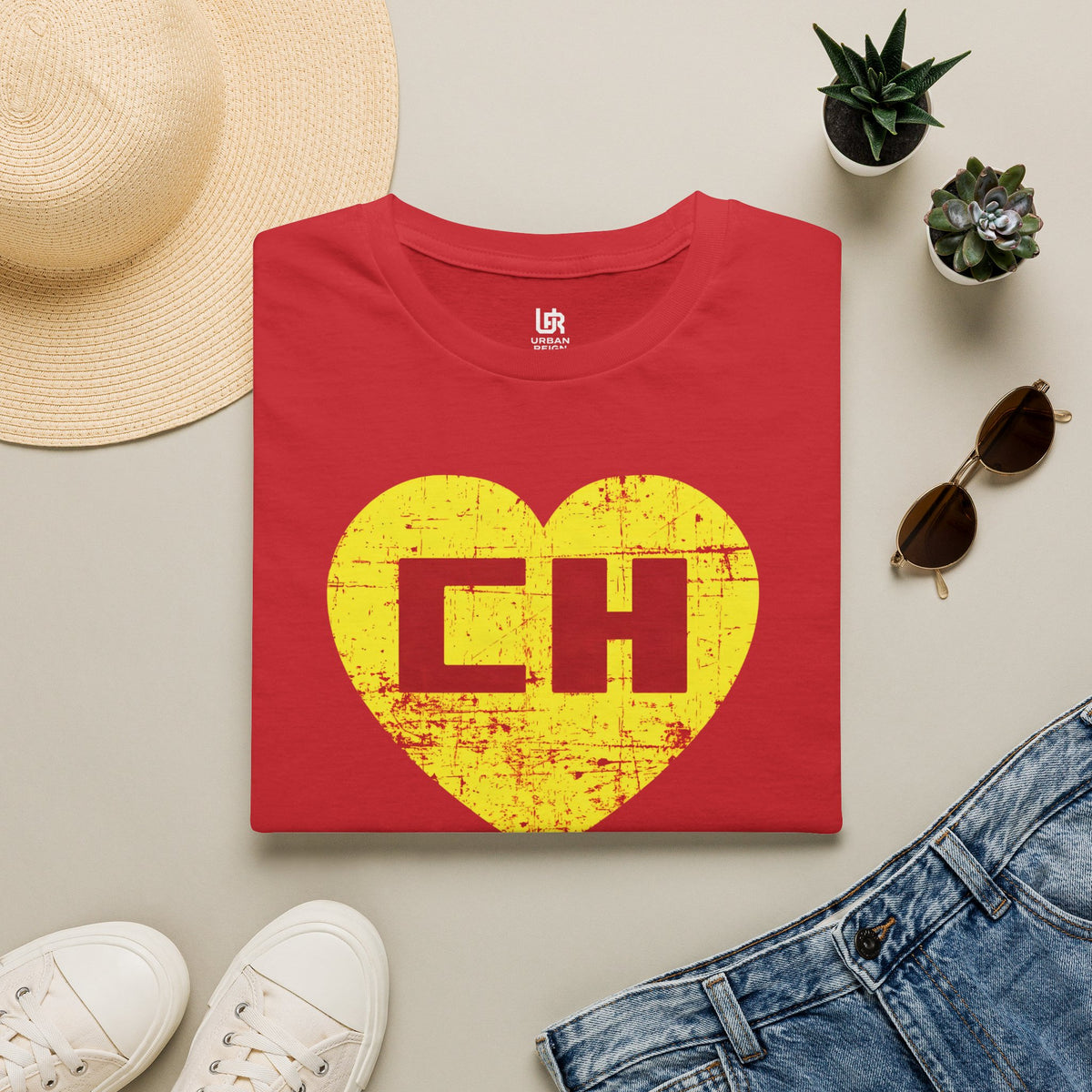 Chapulin Heart Graphic T‑Shirt — Retro Distressed Love Logo Tee